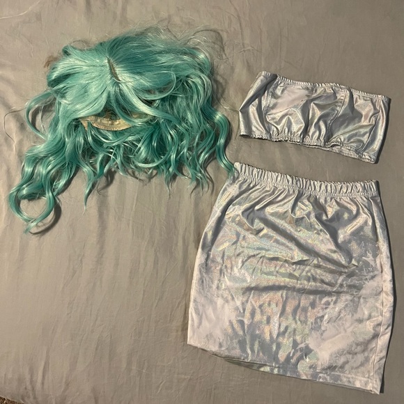 Space Cowgirl Halloween Costume Rave Size Small Holographic with Teal Wig - Picture 2 of 3